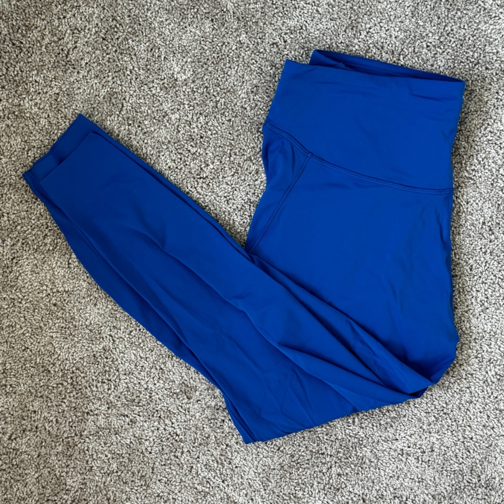Lululemon Base Pace High-Rise Tight 25"
Symphony Blue